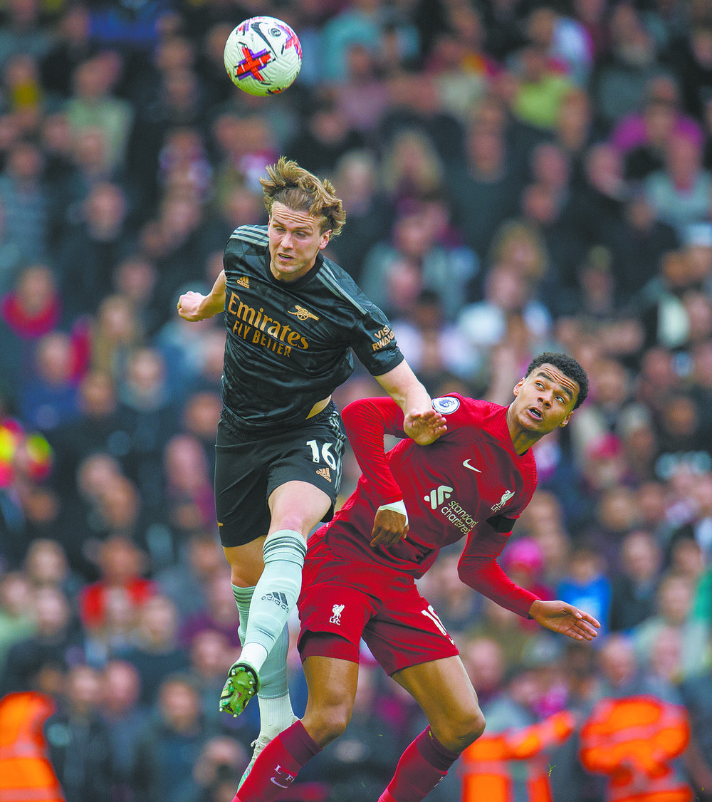 发生了什么？不敌纽卡后，瓜迪奥拉疑似和场边摄影师发生冲突