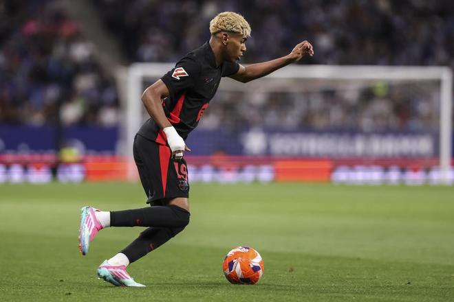 保级生死战戴帽，内马尔时隔1334天再度上演帽子戏法